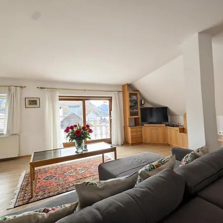 Altstadt Maisonette Gmunden Dg Mit Balkon Und Seeblick 아파트 *