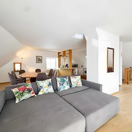 Altstadt Maisonette Gmunden Dg Mit Balkon Und Seeblick *