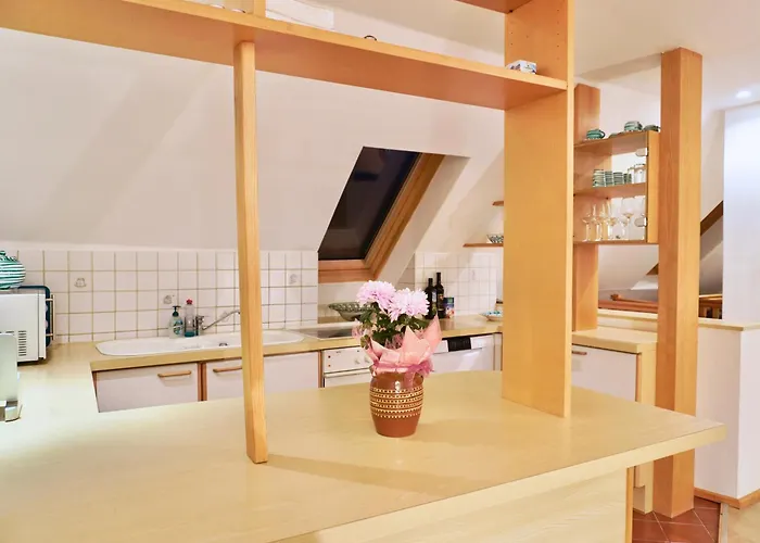 Altstadt Maisonette Dg Mit Balkon Und Seeblick アパート *